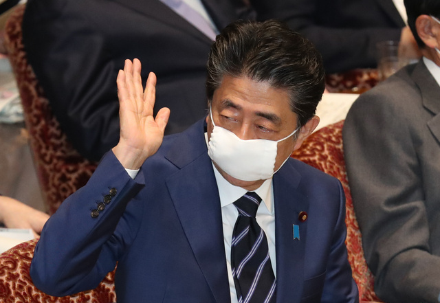 安倍宣布全国每户发放2张布口罩日本网友傻眼：就这？